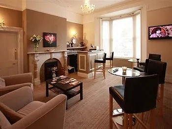 Saxon House Bed & Breakfast 3*