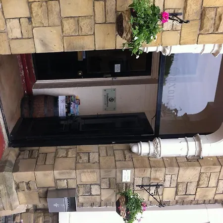 לינה וארוחת בוקר Saxon House